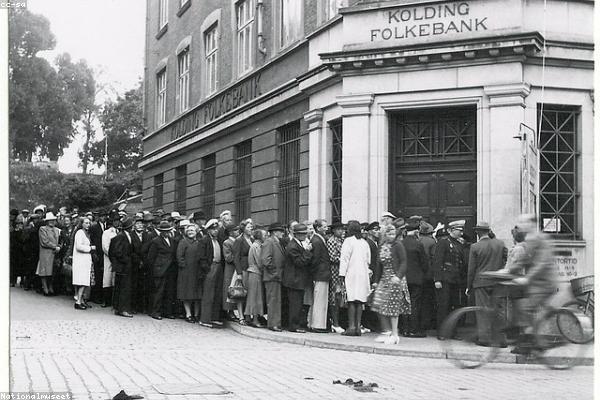 Tax Bracket Estimator tool: Credit Score Guide 2025: How to Build & Improve Your Credit Fast — free financial calculator